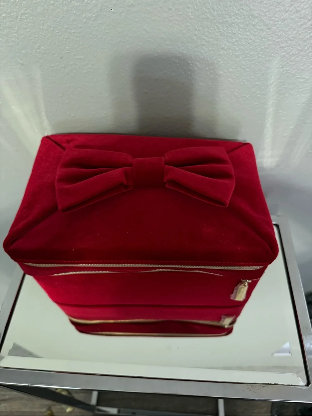 NEW Estée Lauder Red Velvet Bow Train Case Makeup Bag